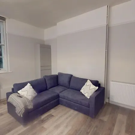 דירה Queens Road Six Bedroom Flat *