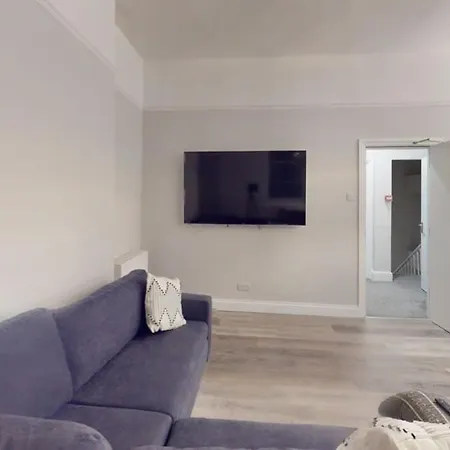 Queens Road Six Bedroom Flat Apartman Bristol